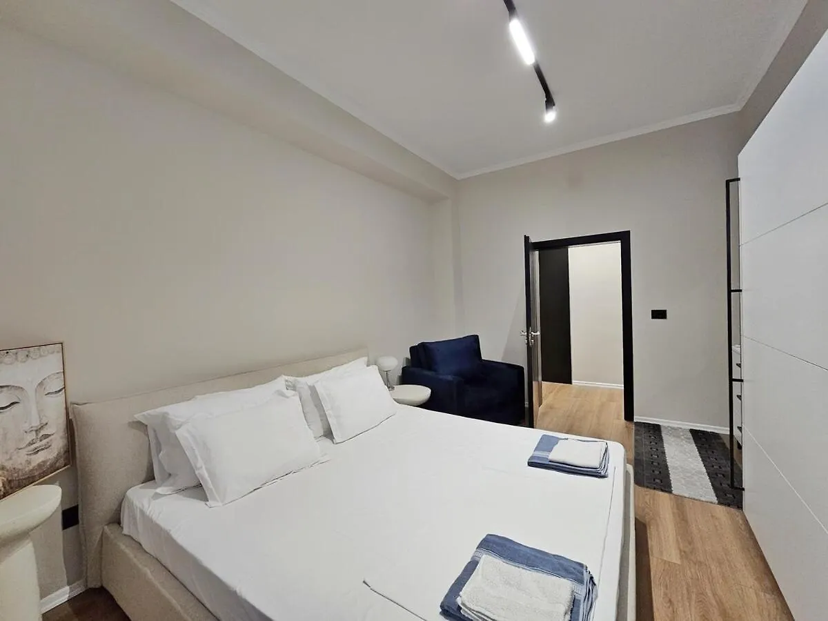 City Center - Rinia Park Tiran 0*,